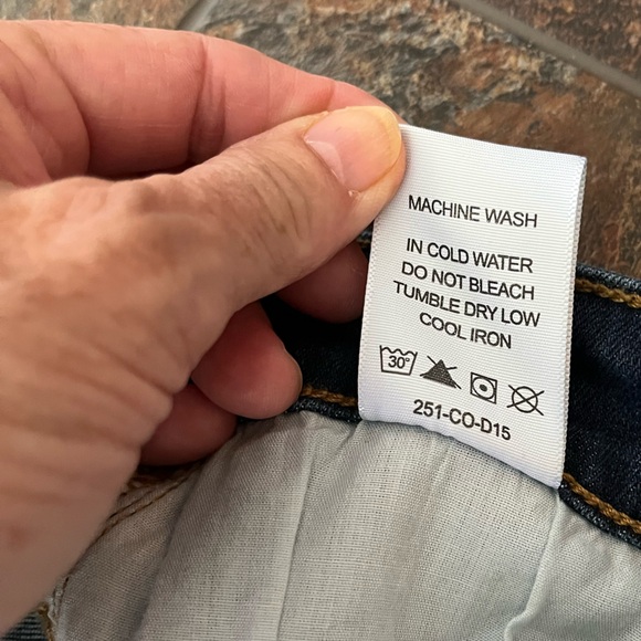 Judy Blue relaxed fit denim jeans. Size 7 /28” waist, 31”L. - Picture 8 of 12